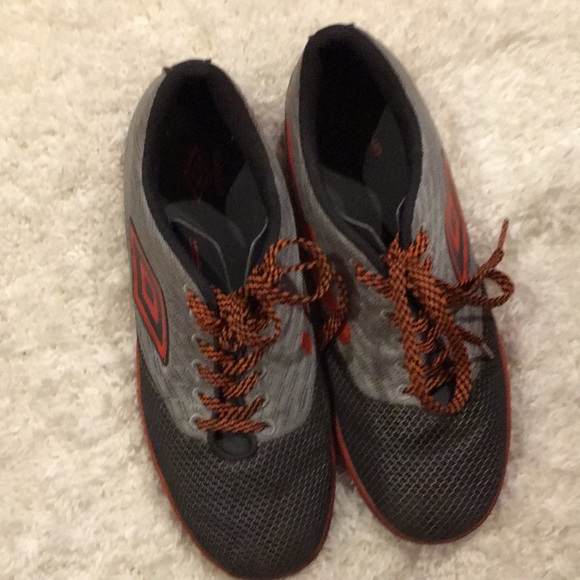 Umbro orange and grey shoes - Picture 8 of 12